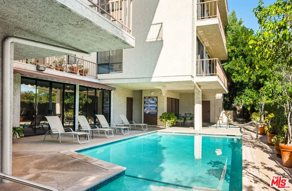 4454 Ventura Canyon Avenue 103, Sherman Oaks, California 91423 home-pic-48